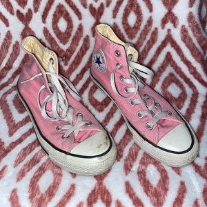 High top Converse pink Women’s 7/ Men’s 5